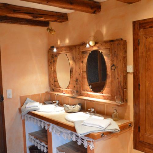 Salle d'eau avec douche italienne